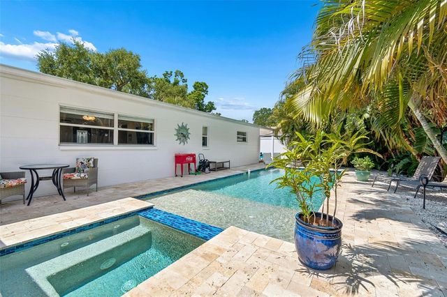 6765 11TH AVENUE N, St Petersburg, FL 33710
