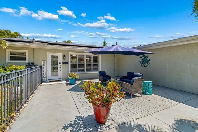 6765 11TH AVENUE N, St Petersburg, FL 33710