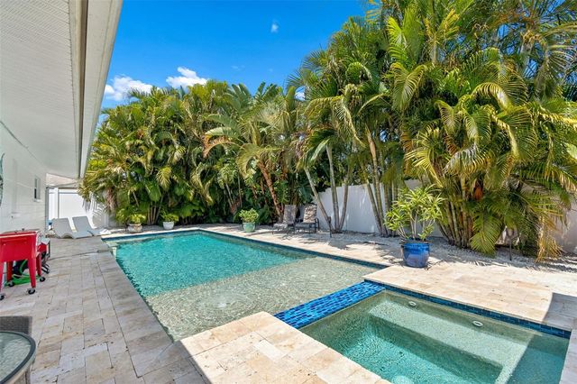 6765 11TH AVENUE N, St Petersburg, FL 33710