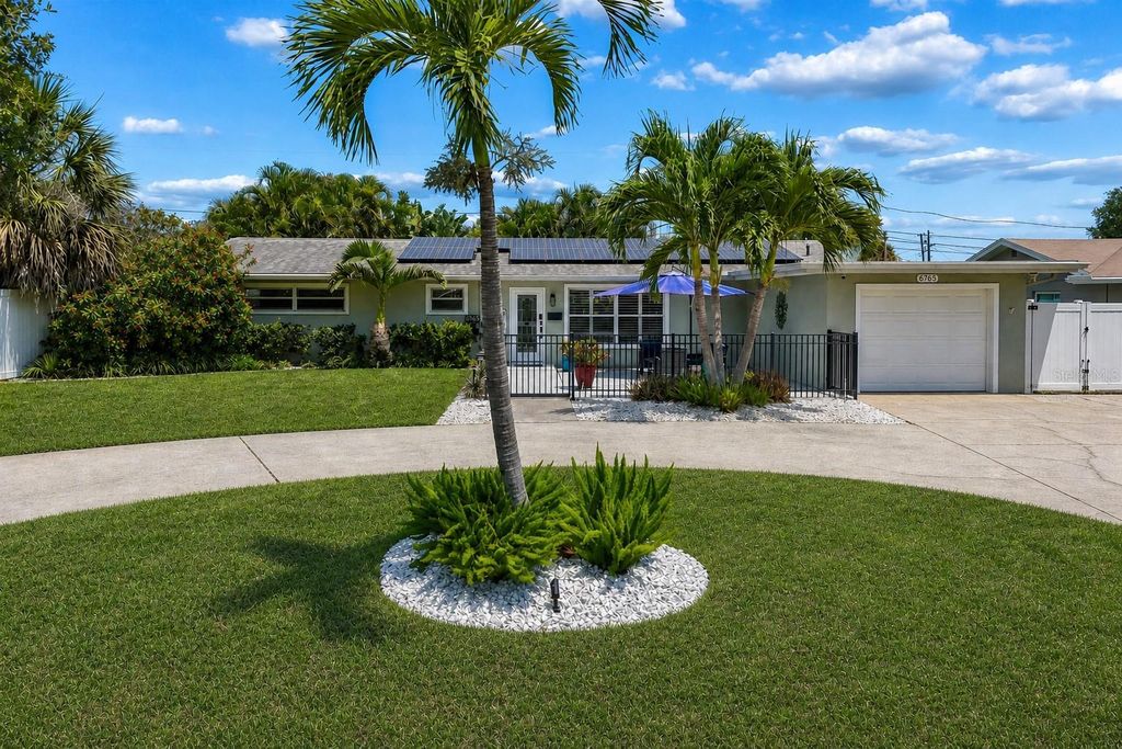 6765 11TH AVENUE N, St Petersburg, FL 33710