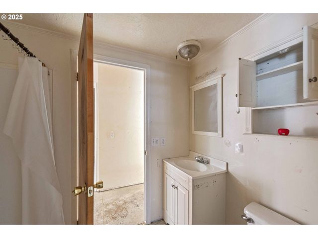 63557 S OLIVE Rd, Coos Bay, OR 97420