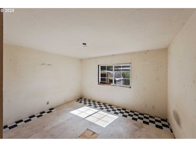 63557 S OLIVE Rd, Coos Bay, OR 97420