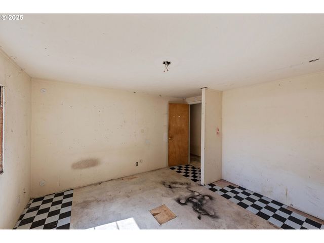 63557 S OLIVE Rd, Coos Bay, OR 97420