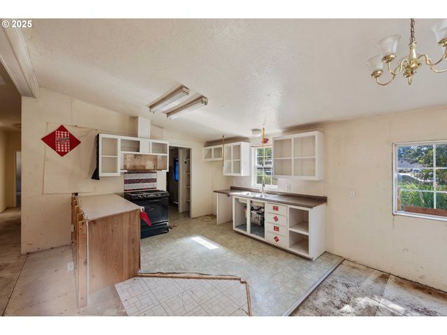 63557 S OLIVE Rd, Coos Bay, OR 97420