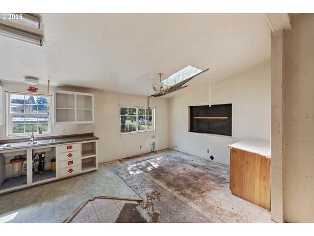 63557 S OLIVE Rd, Coos Bay, OR 97420