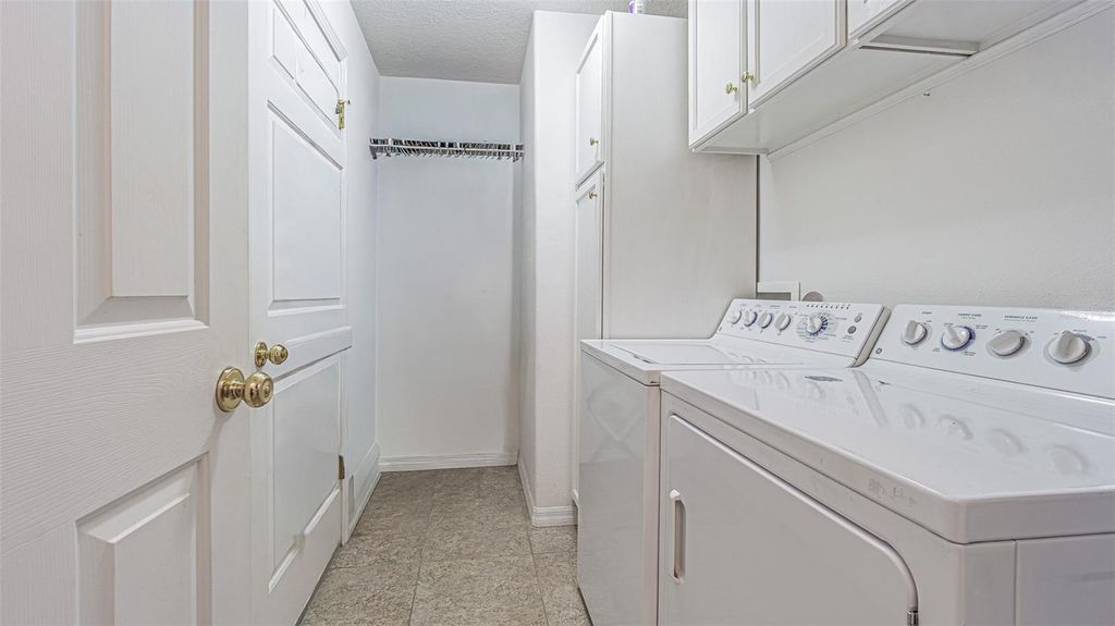 Image 17 of property listing at 9534 ROLLING CIRCLE, San Antonio, FL 33576