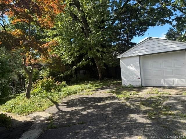 12 West End Avenue, Great Neck, NY 11023