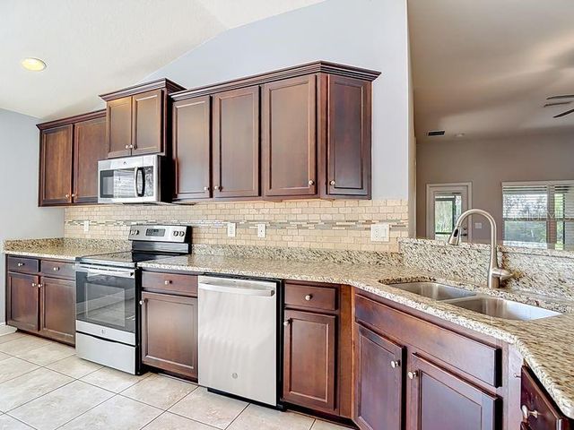 12244 LOOPBACK DRIVE, San Antonio, FL 33576
