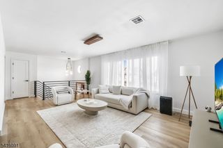 123 Chestnut St, Garfield City, NJ 07026