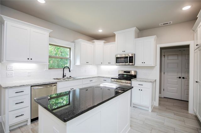 12 Angus Lane, Bella Vista, AR 72715