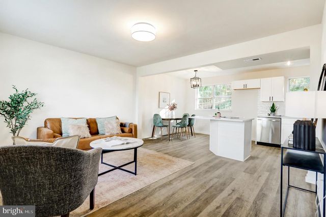 737 FERNDALE RD, Mount Joy, PA 17552