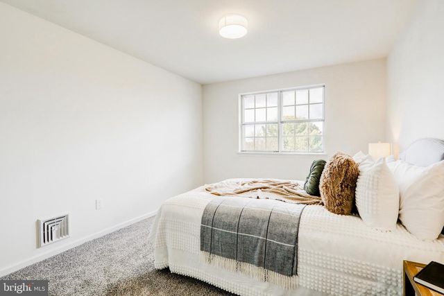 737 FERNDALE RD, Mount Joy, PA 17552