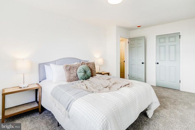 737 FERNDALE RD, Mount Joy, PA 17552