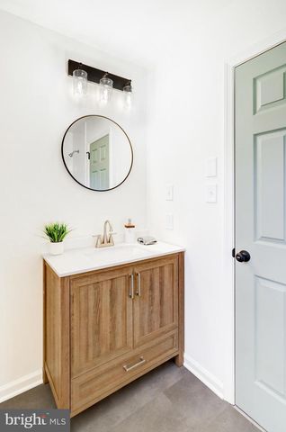 737 FERNDALE RD, Mount Joy, PA 17552