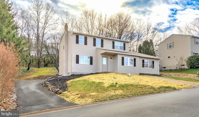 737 FERNDALE RD, Mount Joy, PA 17552