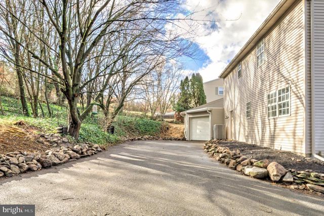 737 FERNDALE RD, Mount Joy, PA 17552