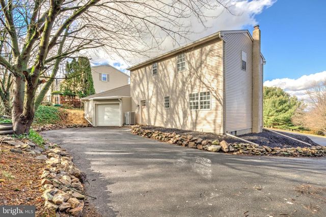 737 FERNDALE RD, Mount Joy, PA 17552