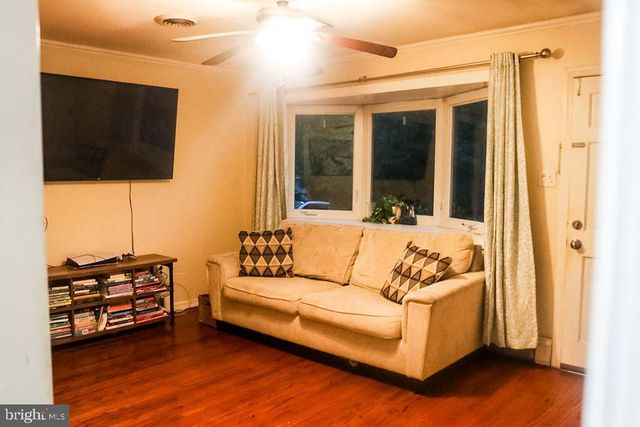 323 MOUNT VERNON AVE, Laurel Springs, NJ 08021