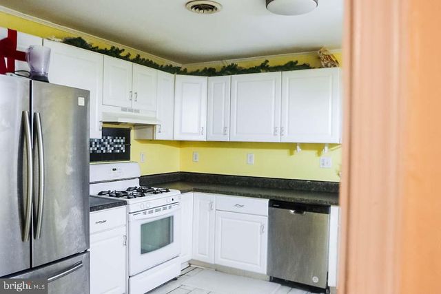 323 MOUNT VERNON AVE, Laurel Springs, NJ 08021