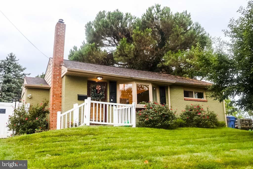 323 MOUNT VERNON AVE, Laurel Springs, NJ 08021