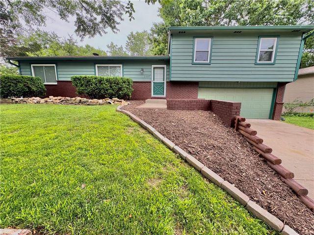 1607 W 28 Terrace, Lawrence, KS 66046