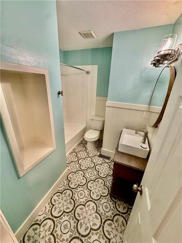 1607 W 28 Terrace, Lawrence, KS 66046