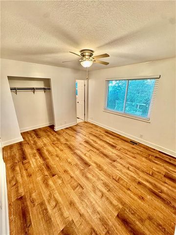 1607 W 28 Terrace, Lawrence, KS 66046