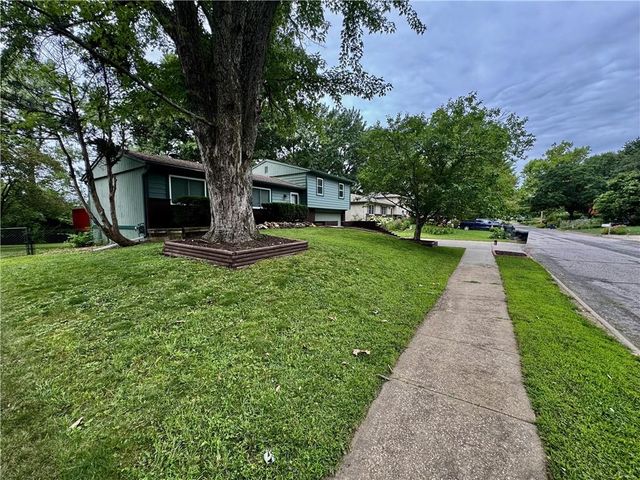 1607 W 28 Terrace, Lawrence, KS 66046