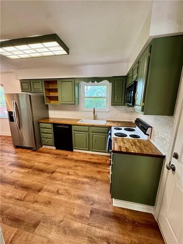 1607 W 28 Terrace, Lawrence, KS 66046