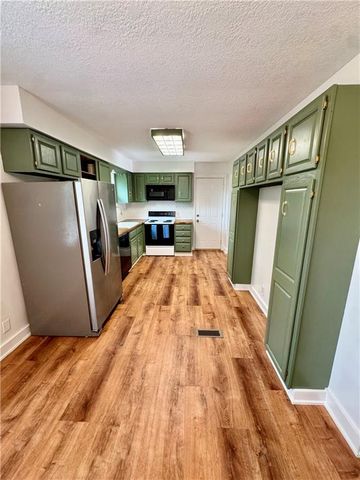 1607 W 28 Terrace, Lawrence, KS 66046