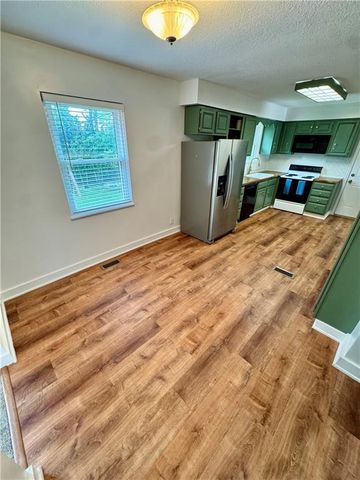 1607 W 28 Terrace, Lawrence, KS 66046