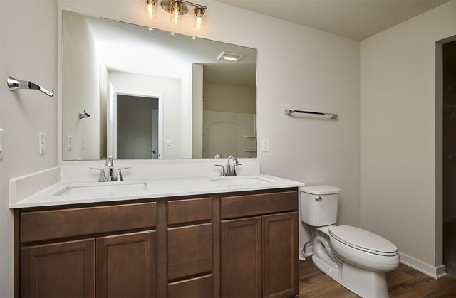 4401 Honey Bee Ridge, Des Moines, IA 50317