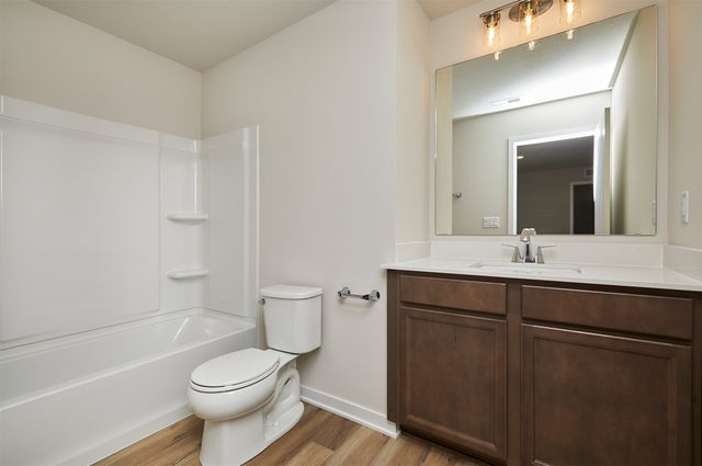 4401 Honey Bee Ridge, Des Moines, IA 50317