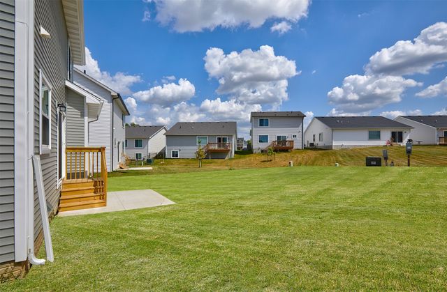 4401 Honey Bee Ridge, Des Moines, IA 50317