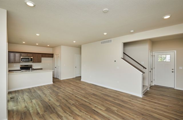 4401 Honey Bee Ridge, Des Moines, IA 50317