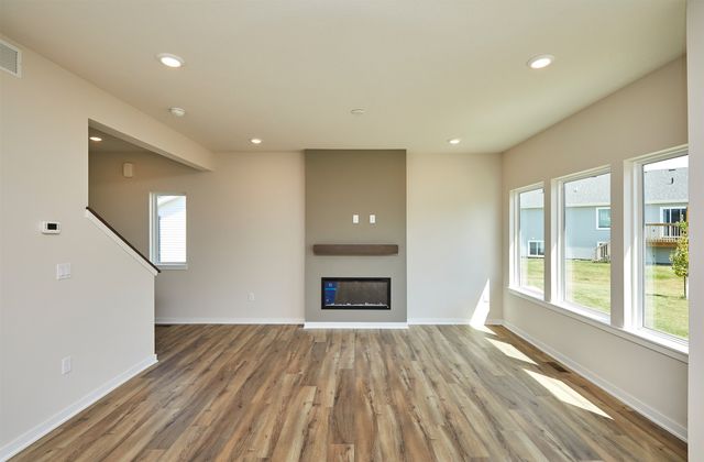 4401 Honey Bee Ridge, Des Moines, IA 50317