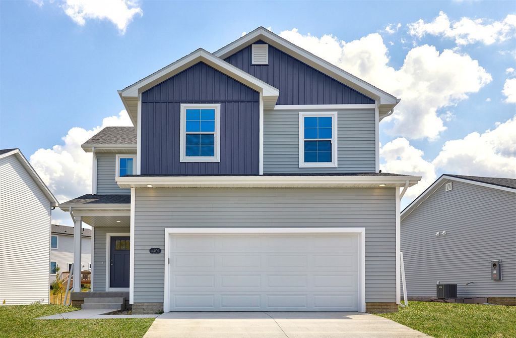 4401 Honey Bee Ridge, Des Moines, IA 50317