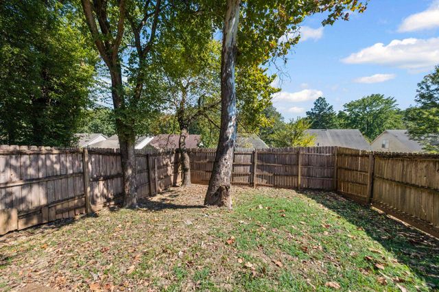 1224 CALEB RIDGE DR, Memphis, TN 38018