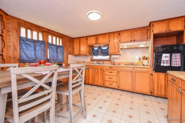 407 Powers Avenue, Tallassee, AL 36078