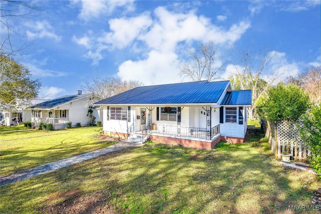 407 Powers Avenue, Tallassee, AL 36078