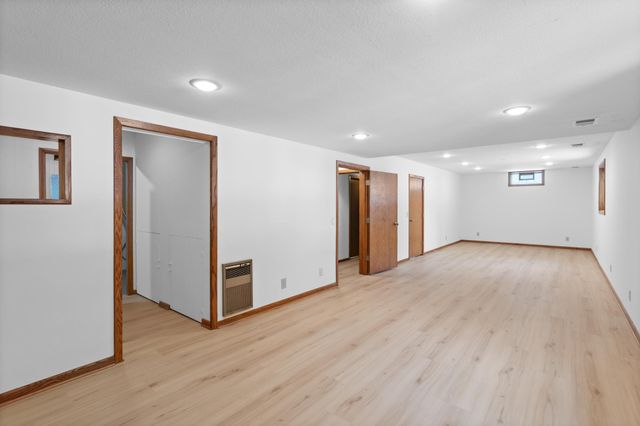 150 104th Lane NW, Coon Rapids, MN 55448