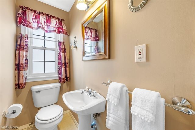 880 Markham Avenue, Cuyahoga Falls, OH 44221