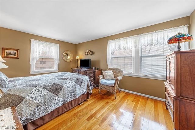 880 Markham Avenue, Cuyahoga Falls, OH 44221