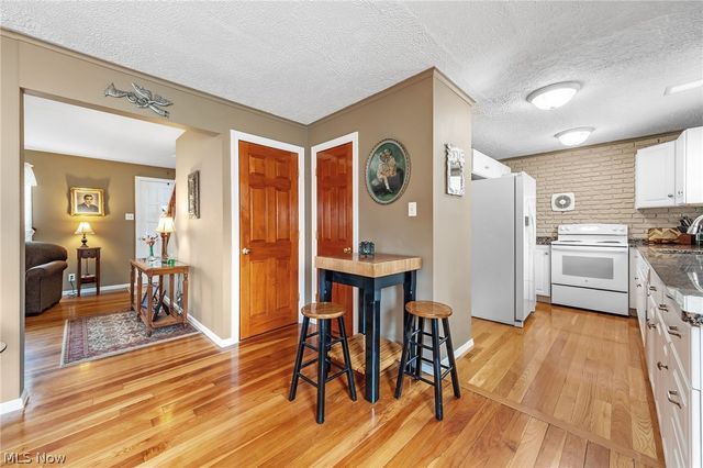 880 Markham Avenue, Cuyahoga Falls, OH 44221