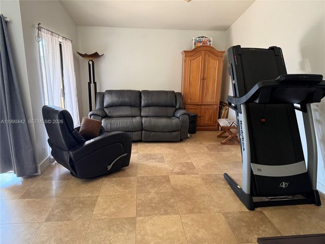 6360 NW 170th Ter, Hialeah, FL 33015