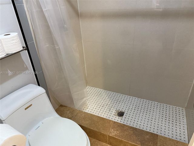 6360 NW 170th Ter, Hialeah, FL 33015