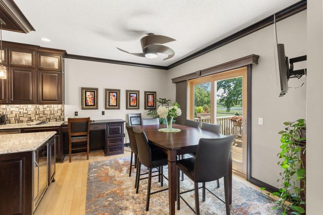 1503 Summit Shores W, Burnsville, MN 55306