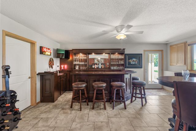 1503 Summit Shores W, Burnsville, MN 55306