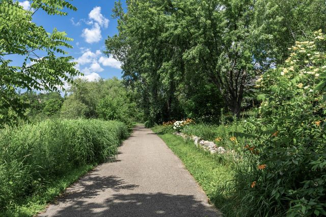 1503 Summit Shores W, Burnsville, MN 55306