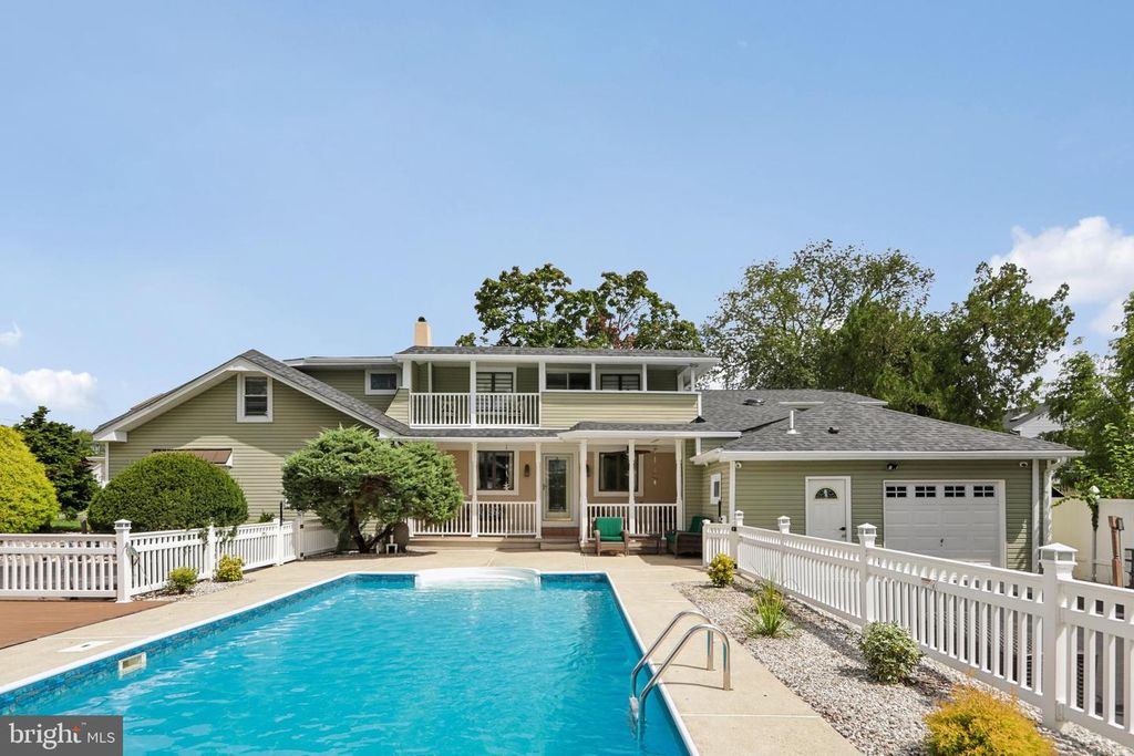 15 DOUGLAS AVE, HAMILTON, NJ 08619 — exterior